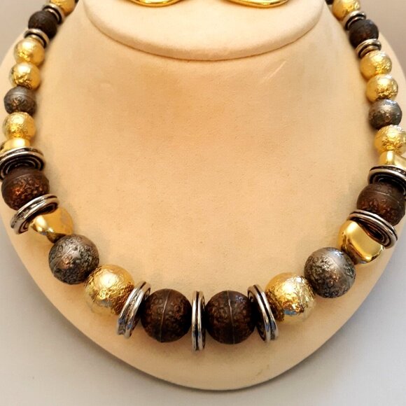 LIZ CLAIBORNE VINTAGE GRADUATED GOLD-TONE BEADED HOOK CLASP 15-19" NECKLACE - Picture 1 of 10